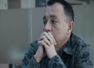 “Collective”: un bel documentario costruito come un thriller investigativo