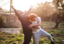 “Guida romantica a posti perduti”: un viaggio catartico per due anime sole