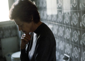 “Hannah”: Charlotte Rampling giganteggia in un film estenuante