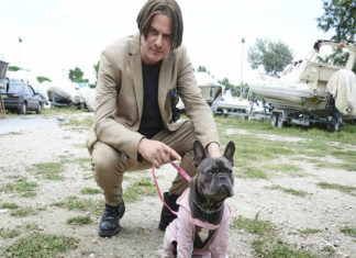 “Il colpo del cane”: due dogsitter, un ladro disperato e un bulldog