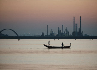 “Il pianeta in mare”: un documentario racconta il declino di Marghera