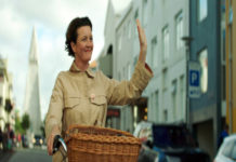 “La donna elettrica”: un’anticommedia della contemporaneità