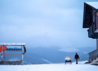 “Paradise – Una nuova vita”: una black comedy italiana convincente