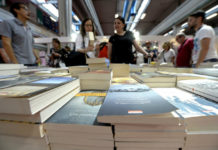 Salone del Libro di Torino: progetti tematici, Festa Mobile, omaggi