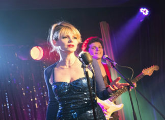 “Saremo giovani e bellissimi”: l’inesorabilità del tempo che passa e non perdona nessuno