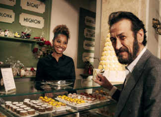 “Villetta con ospiti”: un noir dove anche i ricchi benestanti piangono