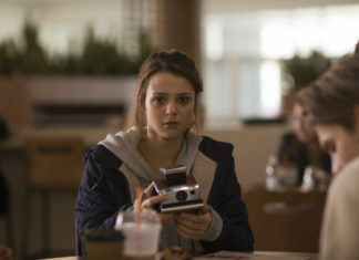 “Polaroid”: una macchina fotografica posseduta per un horror classico