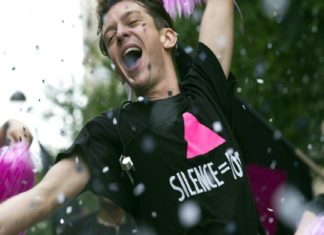 “120 battiti al minuto”: Robin Campillo firma una grande opera politica