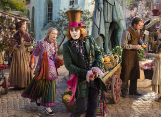 L’attrice Mia Wasikowska ci porta con Alice attraverso lo specchio