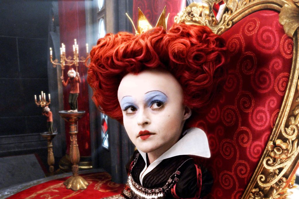 In "Alice in Wonderland" di Tim Burton è l'irascibile Regina Rossa
