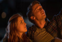 “Il sole a mezzanotte”: un teen movie sulla bellezza del primo amore