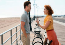 “La ruota delle meraviglie”: un dramma esile che punta tutto sull’ambientazione