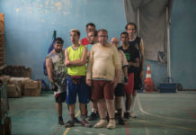 “Non ci resta che vincere”: un film che diverte, commuove e fa pensare