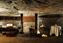 Notte di Halloween nelle catacombe di Parigi: parte il concorso di Airbnb