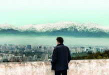 “Santiago, Italia”: tra immagini di repertorio e racconti dei rifugiati