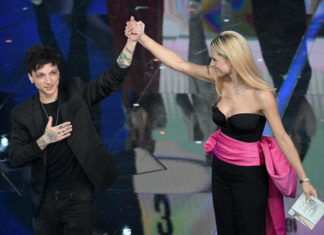 Sanremo: la gara dei big entra nel vivo, Ultimo vince tra i giovani