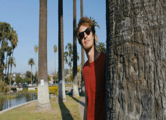 “Under the silver lake”: Andrew Garfield in un vorticoso trip onirico