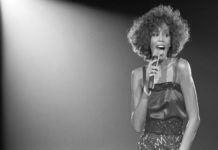 “Whitney”: al cinema il discusso documentario sulla cantante