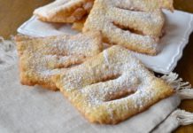 Alla scoperta della cucina regionale italiana | Le chiacchiere ripiene