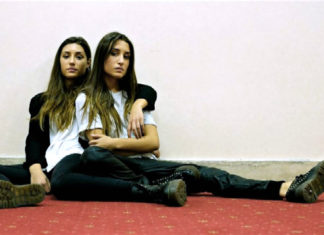 “Indivisibili”: Angela e Marianna Fontana gemelle siamesi nella Napoli di oggi