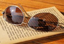 10 libri per l’estate: romanzi sui generis per ripartire con energia