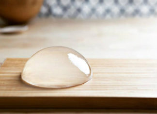 Originalità in tavola: la torta trasparente newyorkese