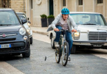 “Tonno spiaggiato”: dark comedy che non scade mai nella volgarità