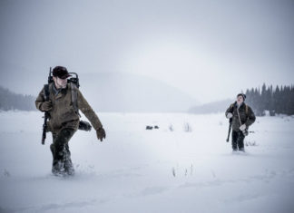 “Walking out”: scontro generazionale nei paesaggi innevati e terribili del Montana