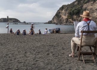 “Il posto di ognuno. L’estate del commissario Ricciardi”: recensione del romanzo di De Giovanni