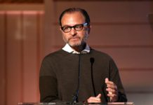 Intervista a Fisher Stevens, regista, documentarista e attore
