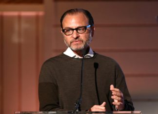 Intervista a Fisher Stevens, regista, documentarista e attore