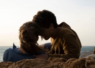 “Sulla stessa onda”: quando amare è avere il coraggio di farsi travolgere