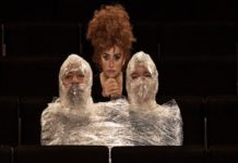 “Finale a sorpresa”: la produzione di un film in una commedia brillante