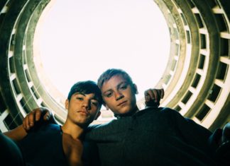 “Mondocane”: una Taranto distopica e fuorilegge per un esordio promettente