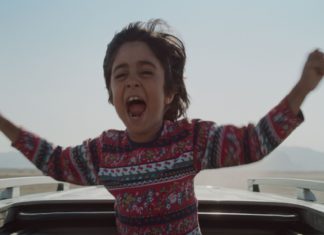 “Hit the road”: l’esordio di Panah Panahi è toccante, eccentrico, riuscito