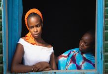 “Una madre, una figlia”: un ritratto senza concessioni del Ciad di oggi