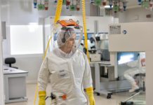 “Trafficante di virus”: la storia di una ricercatrice travolta da un’inchiesta