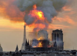 “Notre-Dame in fiamme”: tra buon documentario e fiction poco riuscita