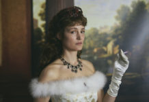 “Corsage”: un ritratto irriverente e moderno di Sissi 40enne senza posa