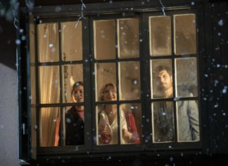 “Natale a tutti i costi”: malintesi e ironia per una commedia riuscita