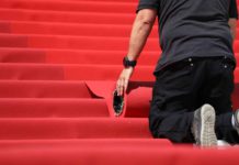 Cartoline da Cannes 2023: il cielo è giallo-azzurro sopra la Croisette