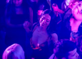 “Anora”: una dark comedy davvero dark, senza esclusione di colpi