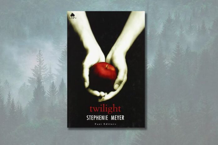Twilight citazioni copertina Copertina di Twilight su foresta nebbiosa